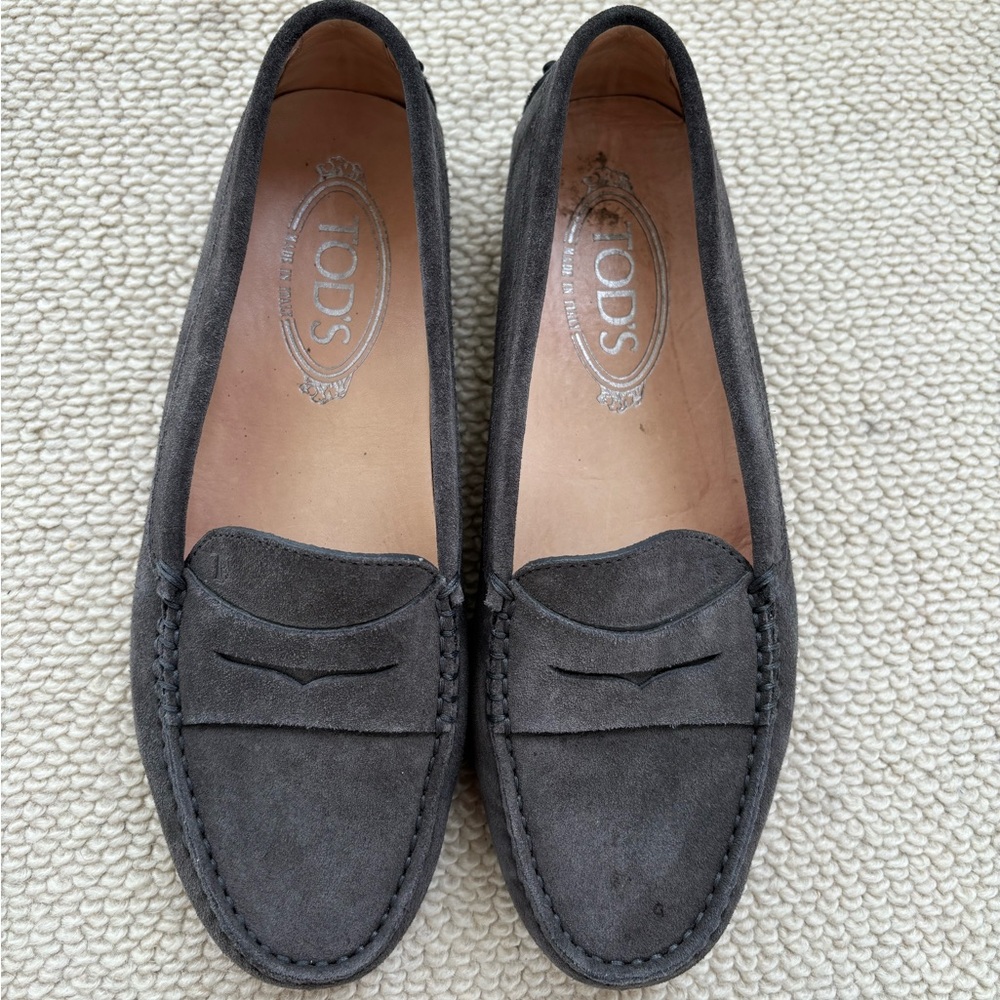 Tod’s women’s size 37 grey suede Gommini driving loafers